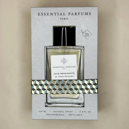 Flacon de parfum Nice Bergamote dans son packaging au centre de la marque Essential Parfum disponible en 100ml rechargeable et en 10ml
