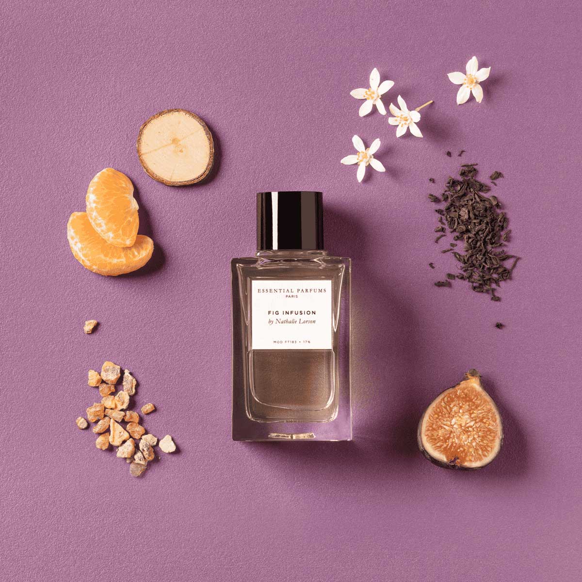 Eau de parfum au centre avec de multiples arômes : fig, bois de santal, mandarine et fleur d'oranger